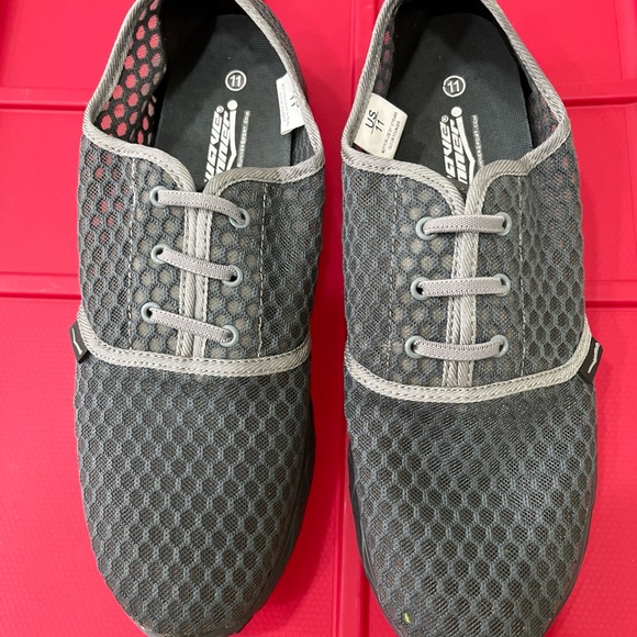 Wave Runner Other - * Wave Runner Water Shoes - Quick Drying Aqua Sneaker, Size 11